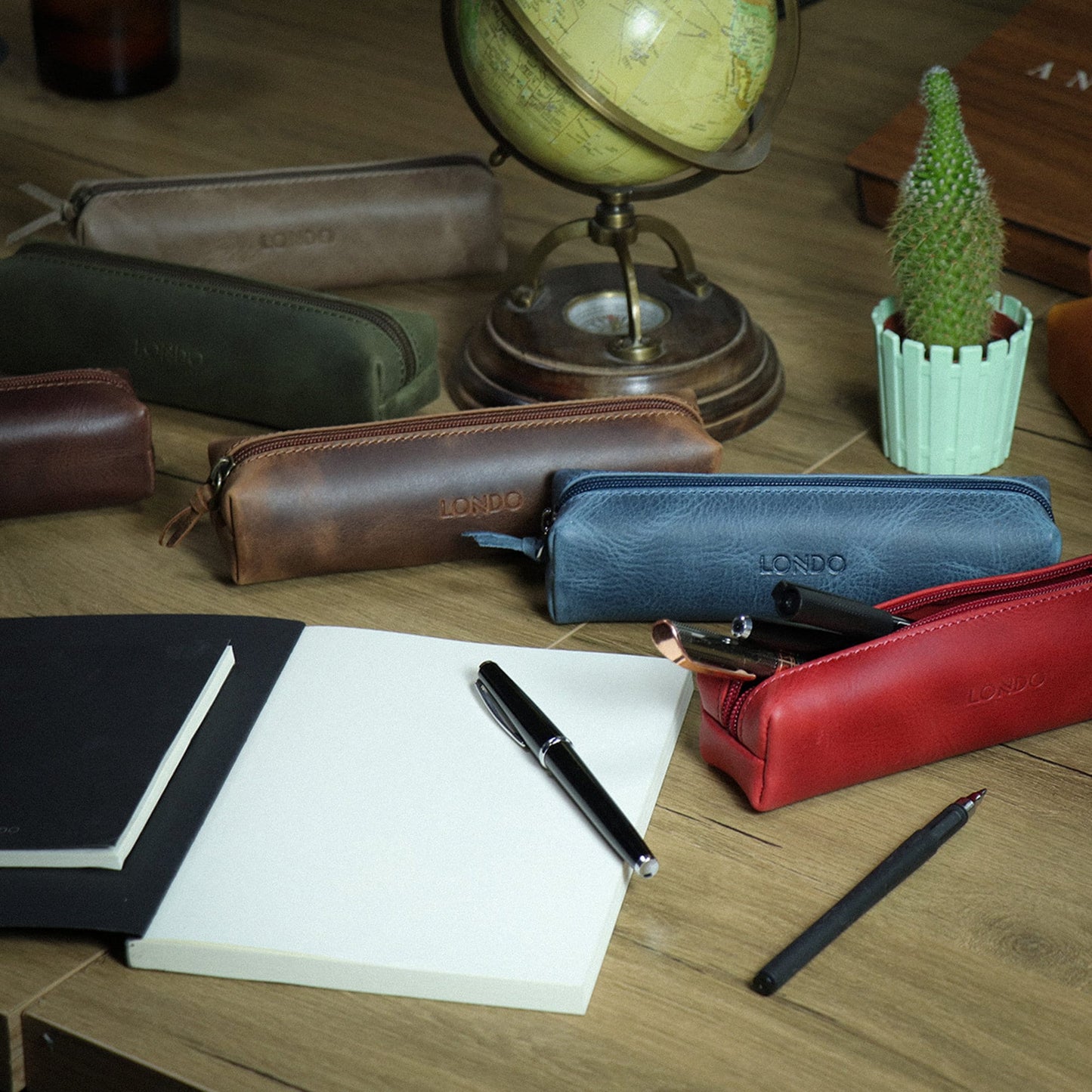Personalized Hand Crafted Top Grain Leather Zip Pen Case, Pencil Bag, High-Quality Cosmetic Case, Custom Makeup Bag, Classic Look Pen Pouch